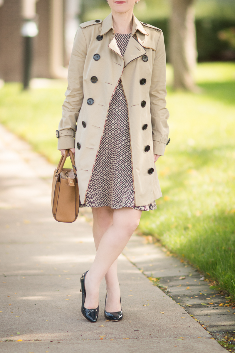 Petite Fashion and Style | Loft Tile Jacquard Flounce Dress | Burberry Trench | Click to Read More...