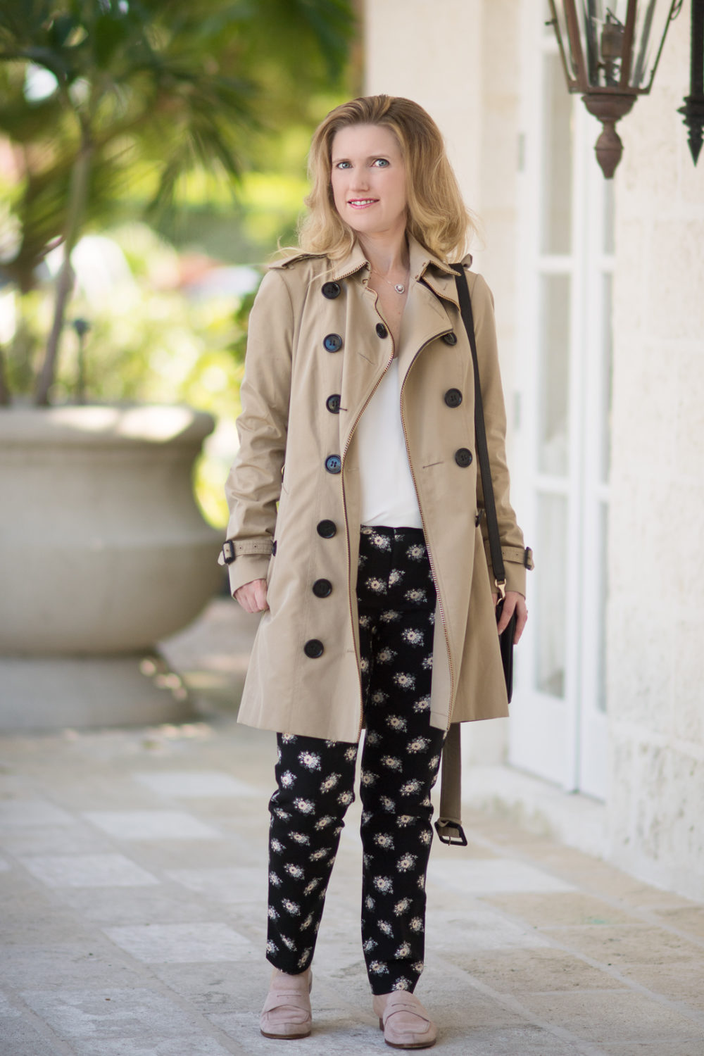 Petite Fashion and Style Blog | Fashion for Petite Women | Club Monaco Ali Crop Pant | Demellier London Mini Berlin Bag | Burberry Sandringham Trench Coat