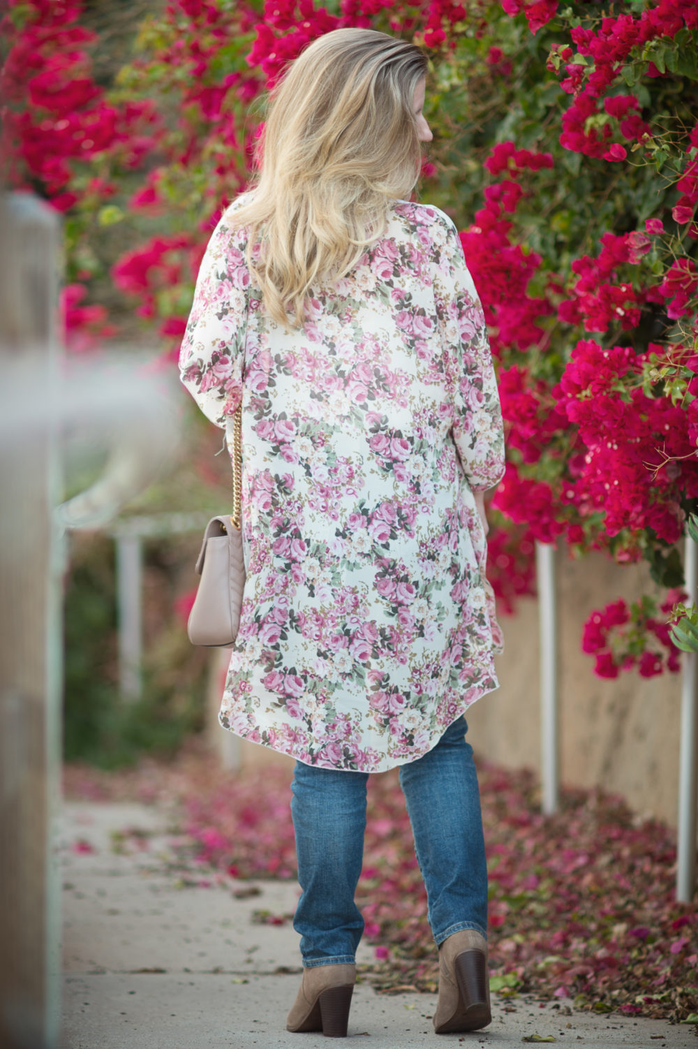 Petite Fashion and Style Blog | Fashion for Petite Women | Morning Lavender Floral Kimono | Citizens of Humanitty Cara Ankle Jeans | Gucci Belt with Interlocking G | Vince Camuto Franell Bootie