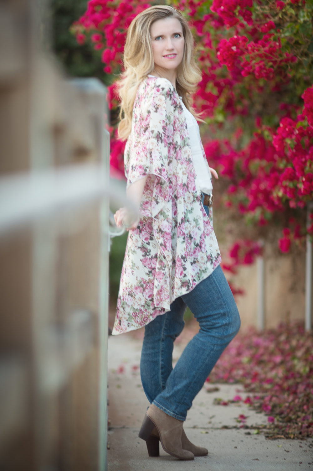 Petite Fashion and Style Blog | Fashion for Petite Women | Morning Lavender Floral Kimono | Citizens of Humanitty Cara Ankle Jeans | Gucci Belt with Interlocking G | Vince Camuto Franell Bootie