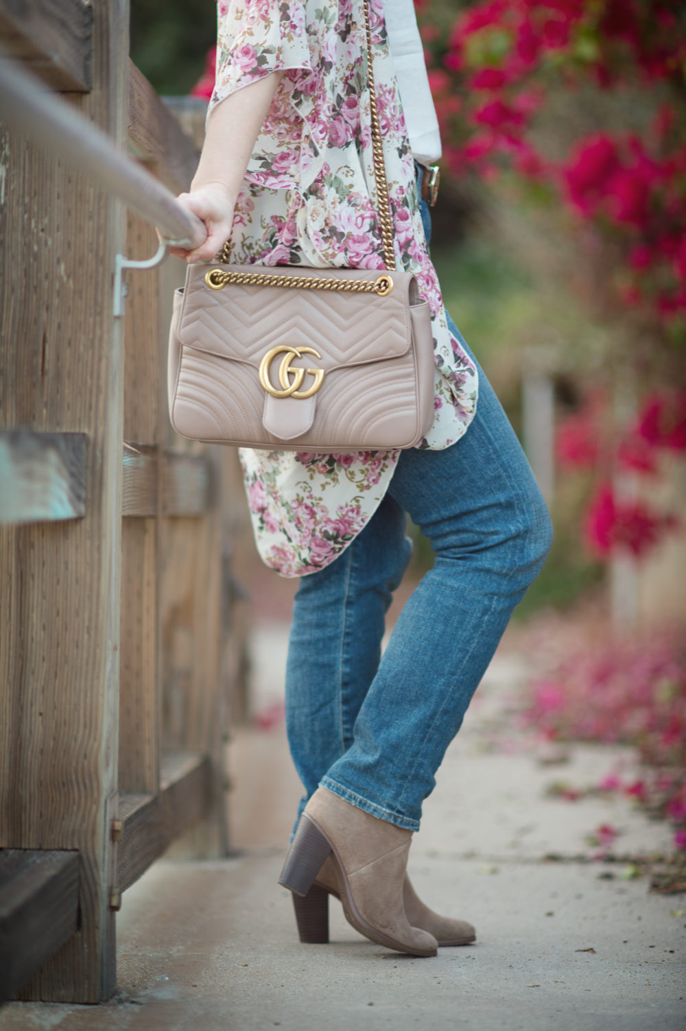 Petite Fashion and Style Blog | Fashion for Petite Women | Morning Lavender Floral Kimono | Citizens of Humanitty Cara Ankle Jeans | Gucci Belt with Interlocking G | Vince Camuto Franell Bootie