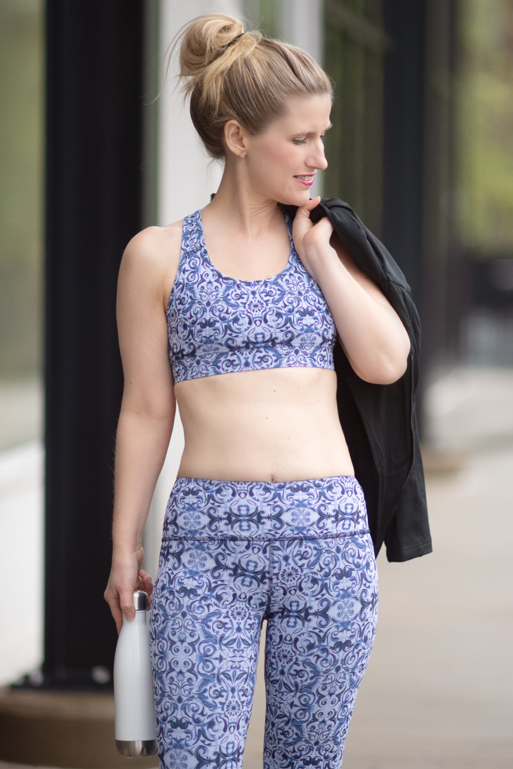 ichigan Petite Fashion and Style Blog | Peach Reversible Capri Leggings | Peach Cloe Jacket