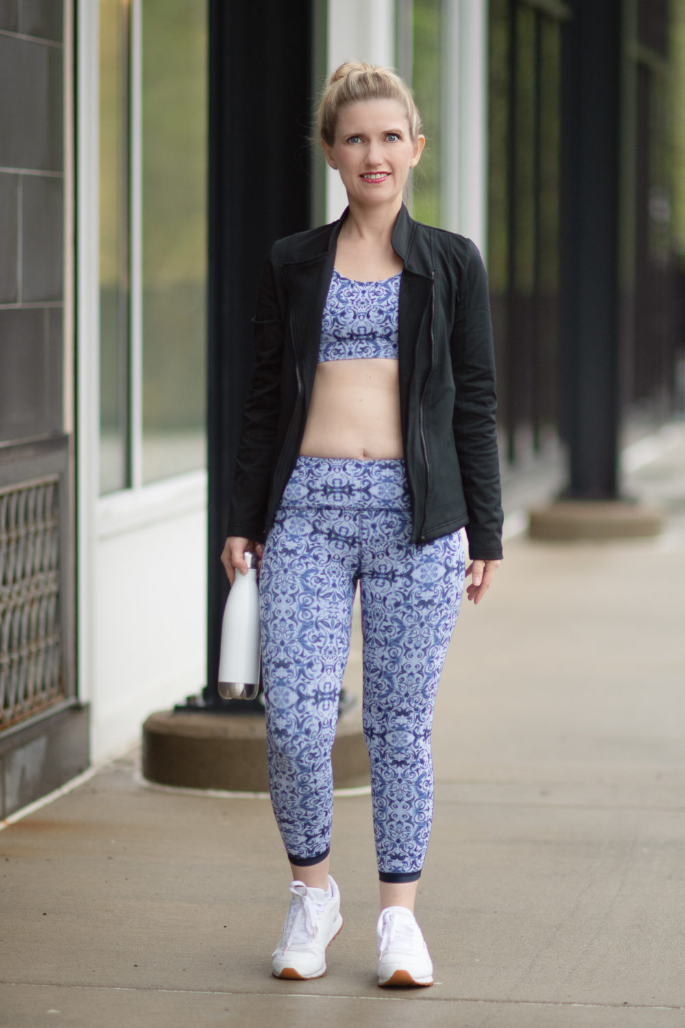 Michigan Petite Fashion and Style Blog | Peach Reversible Capri Leggings | Peach Cloe Jacket