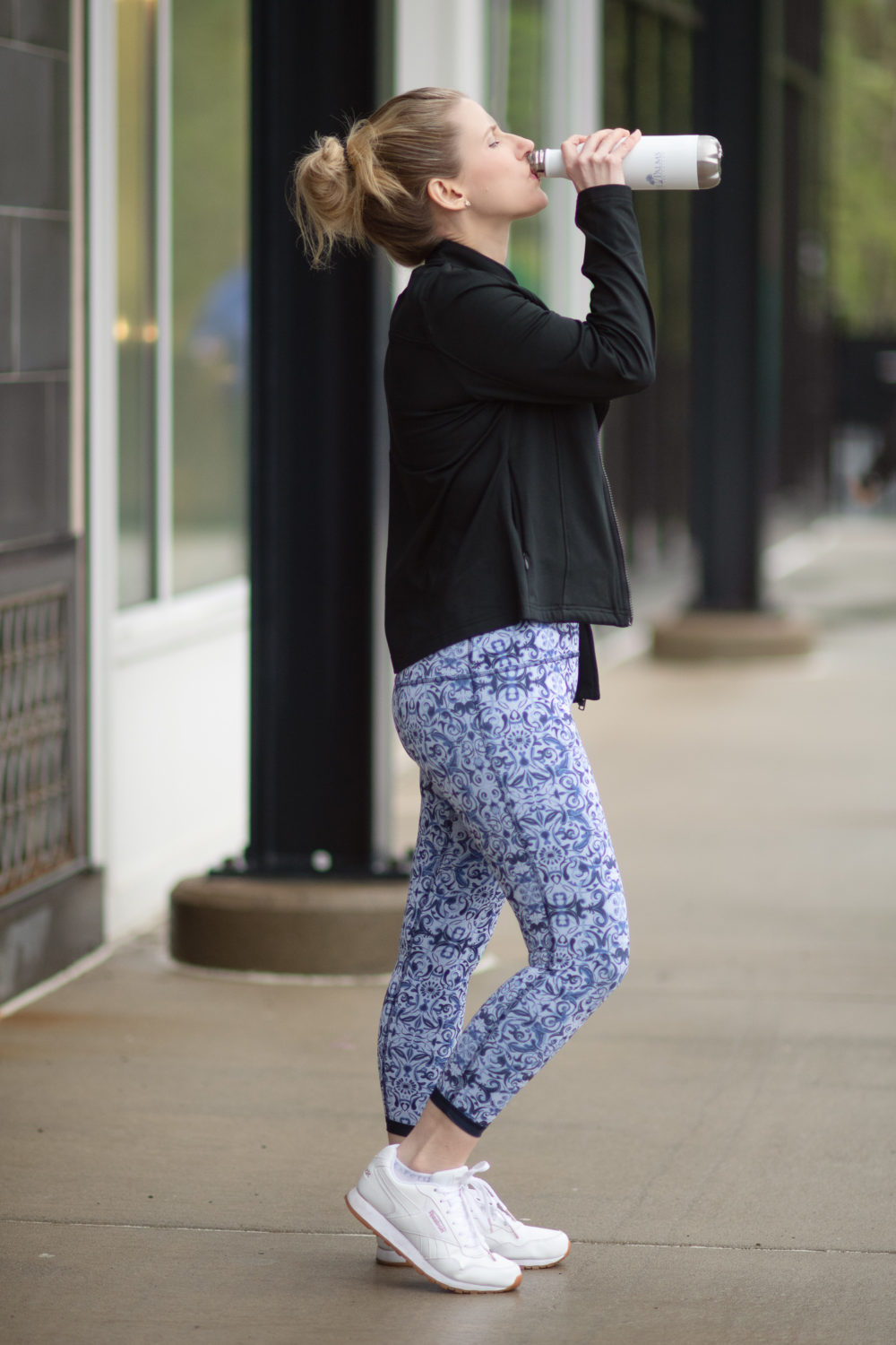 ichigan Petite Fashion and Style Blog | Peach Reversible Capri Leggings | Peach Cloe Jacket