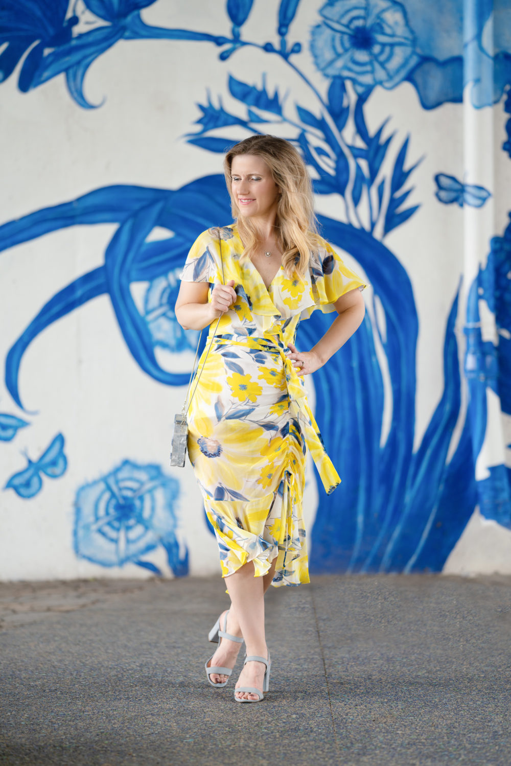 Petite Fashion Blog | 3rd Year Blogging Anniversary | Eliza J Chiffon Faux Wrap Dress | Ping Tong Park Chicago Wall